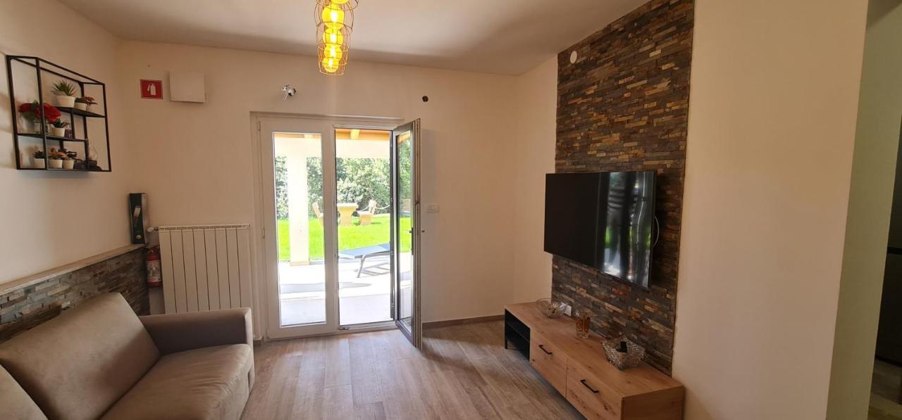 Active Chillax Oasis Apartments Ankaran Dış mekan fotoğraf