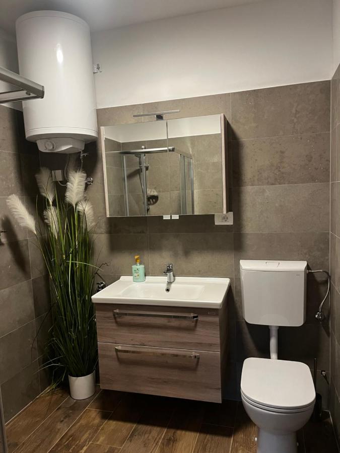 Active Chillax Oasis Apartments Ankaran Dış mekan fotoğraf
