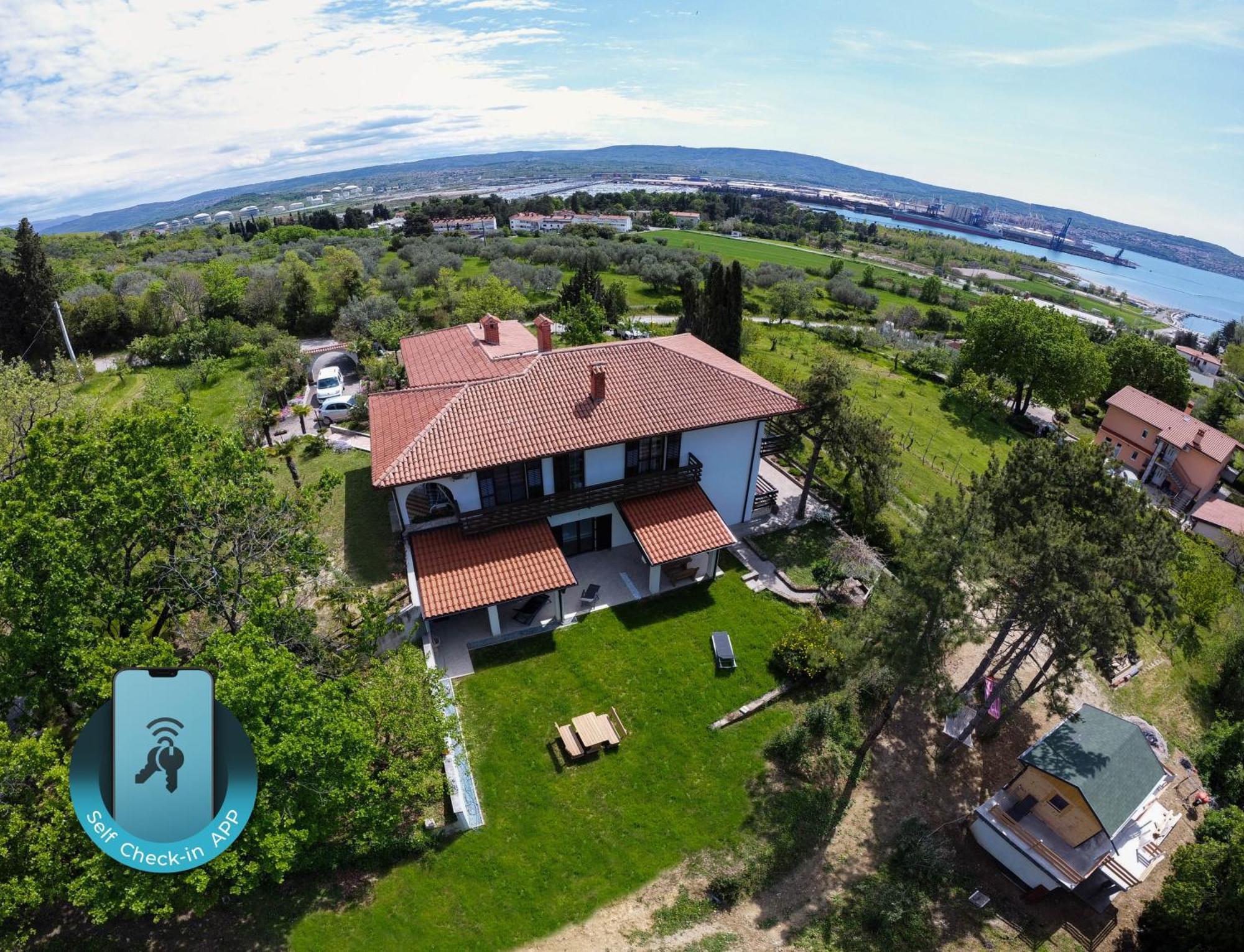 Active Chillax Oasis Apartments Ankaran Dış mekan fotoğraf